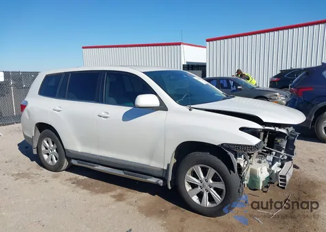 2012 Toyota Highlander Base V6 из США, поврежденный, VIN 5TDZK3EH3CS061748